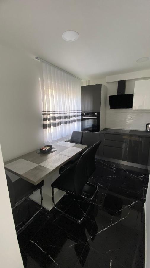 M.B.A. Apartments Karlovac Bagian luar foto